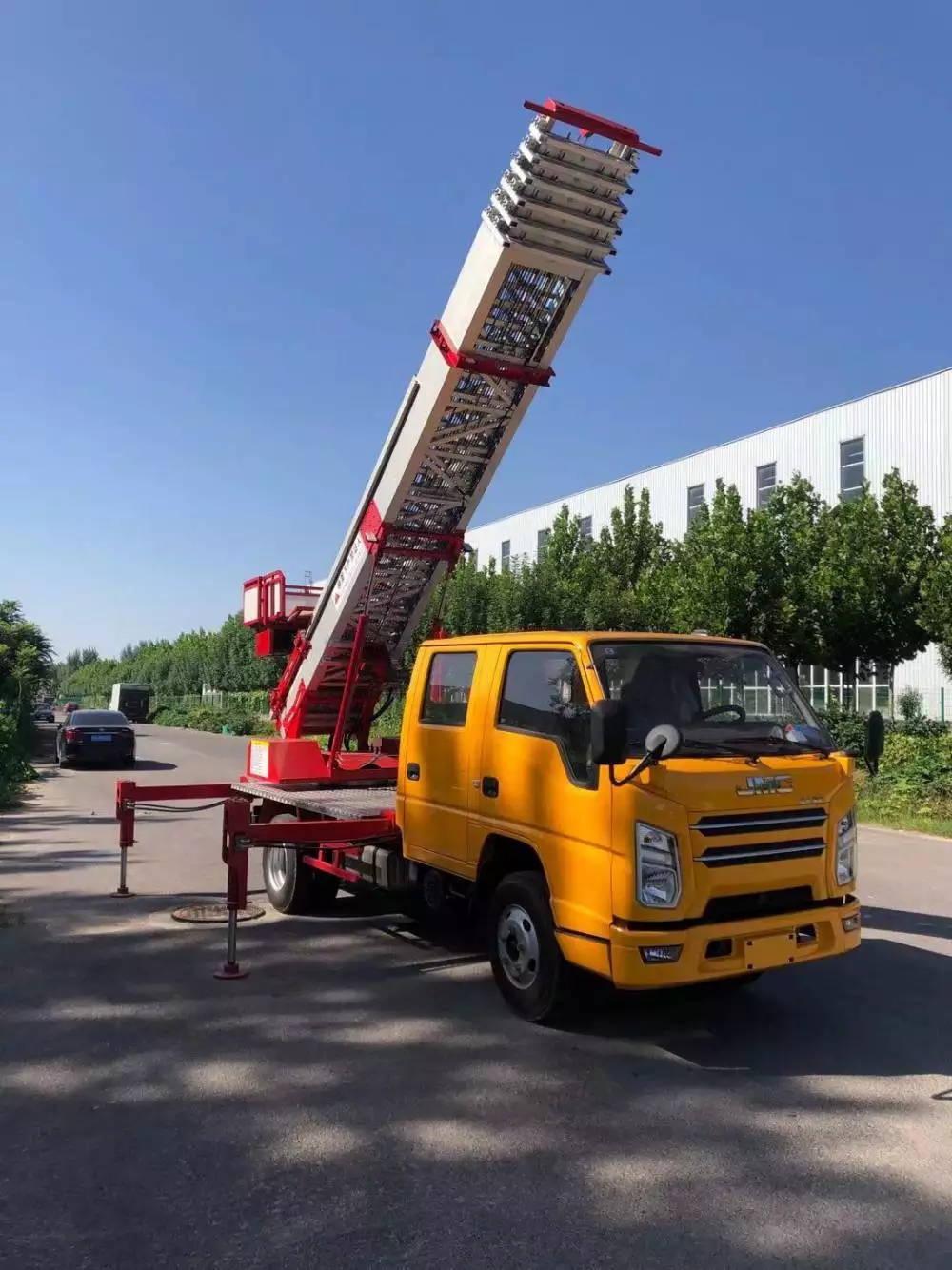 阜南县附近的云梯车出租服务：轻松解决高空作业需求