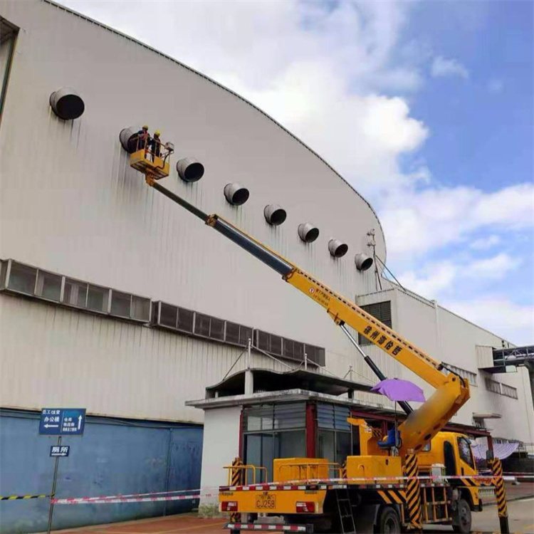 阜南县高空作业车出租服务：专业广告牌安装解决方案